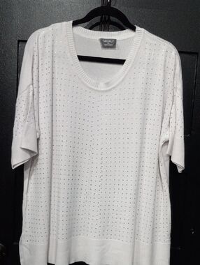 Masseys Short Sleeve Rihinestone Knit Sweater Top Scoop Neckline Blouse